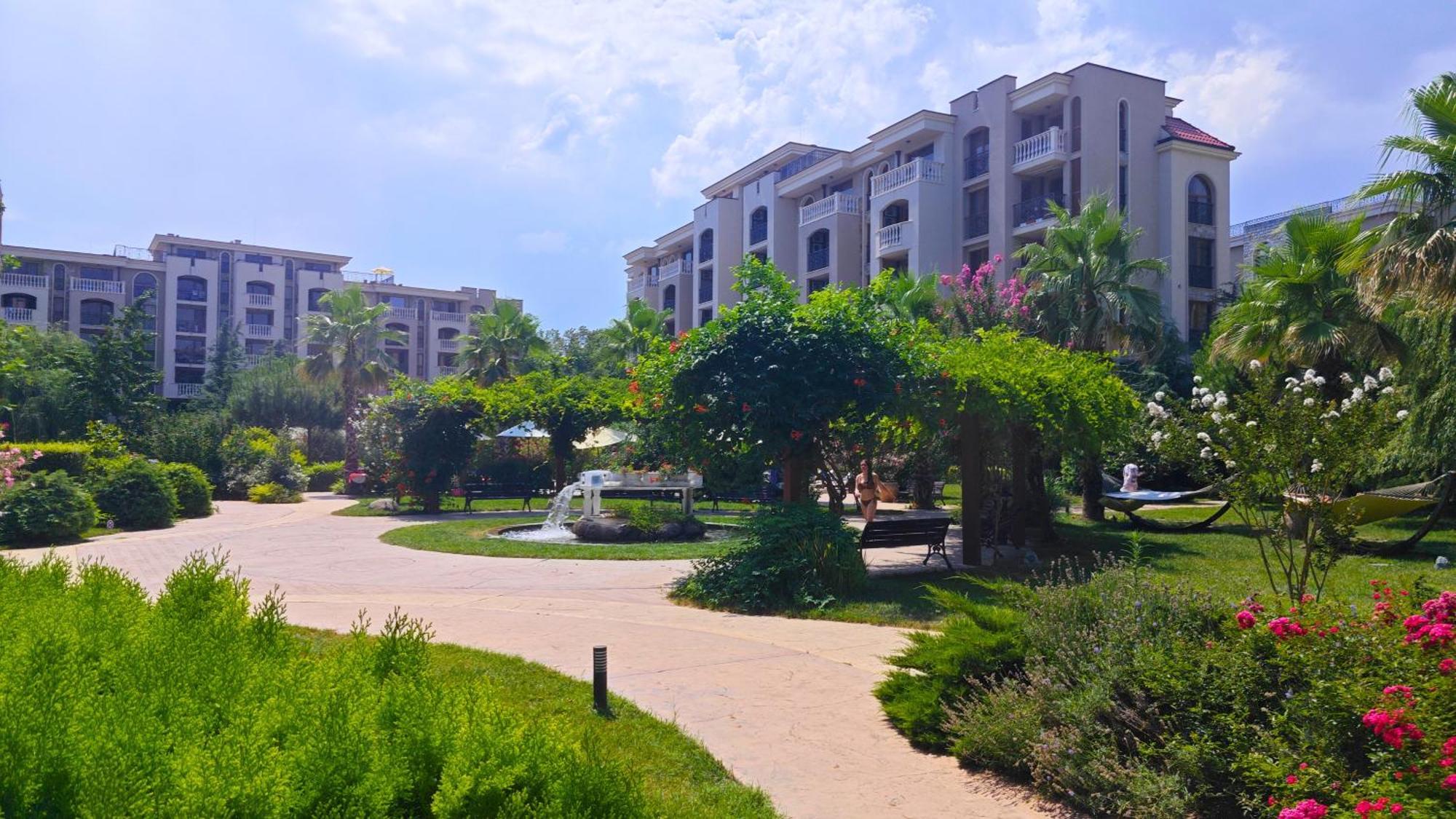 Attractive Family In Sunny Cascadas Family Apartament *